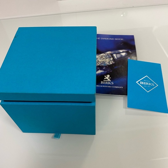 Birks Diamond Ring - Picture 5 of 8